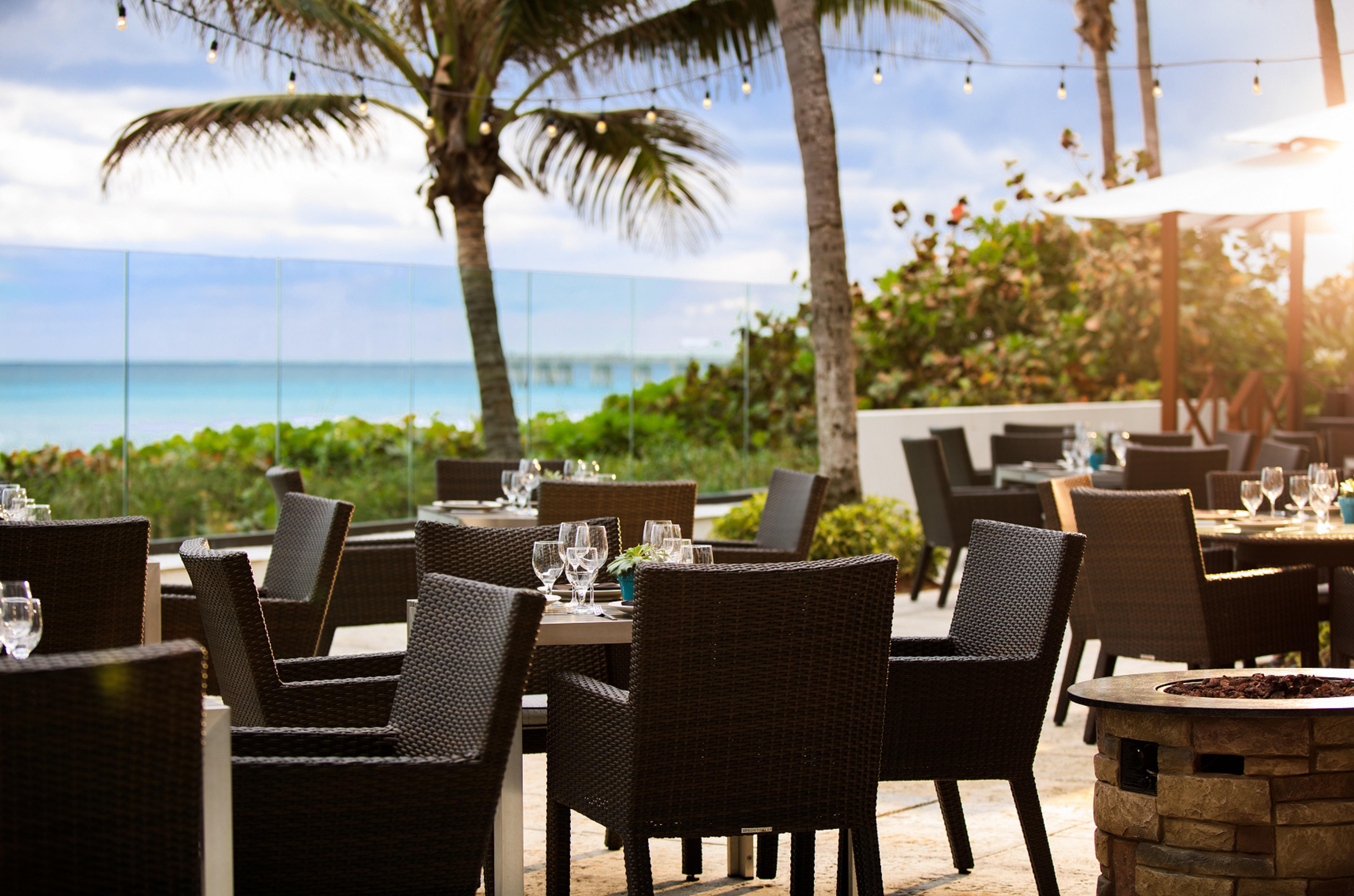 Tideline Palm Beach Ocean Resort And Spa Exterior foto