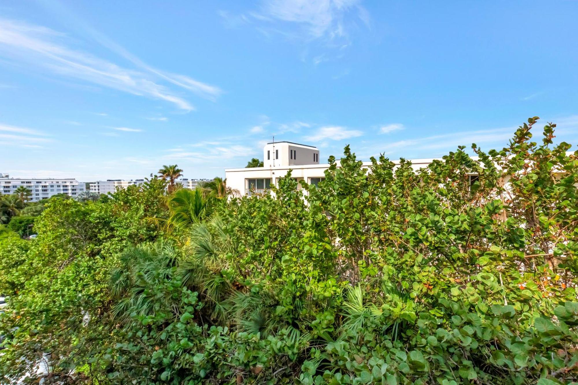 Tideline Palm Beach Ocean Resort And Spa Exterior foto