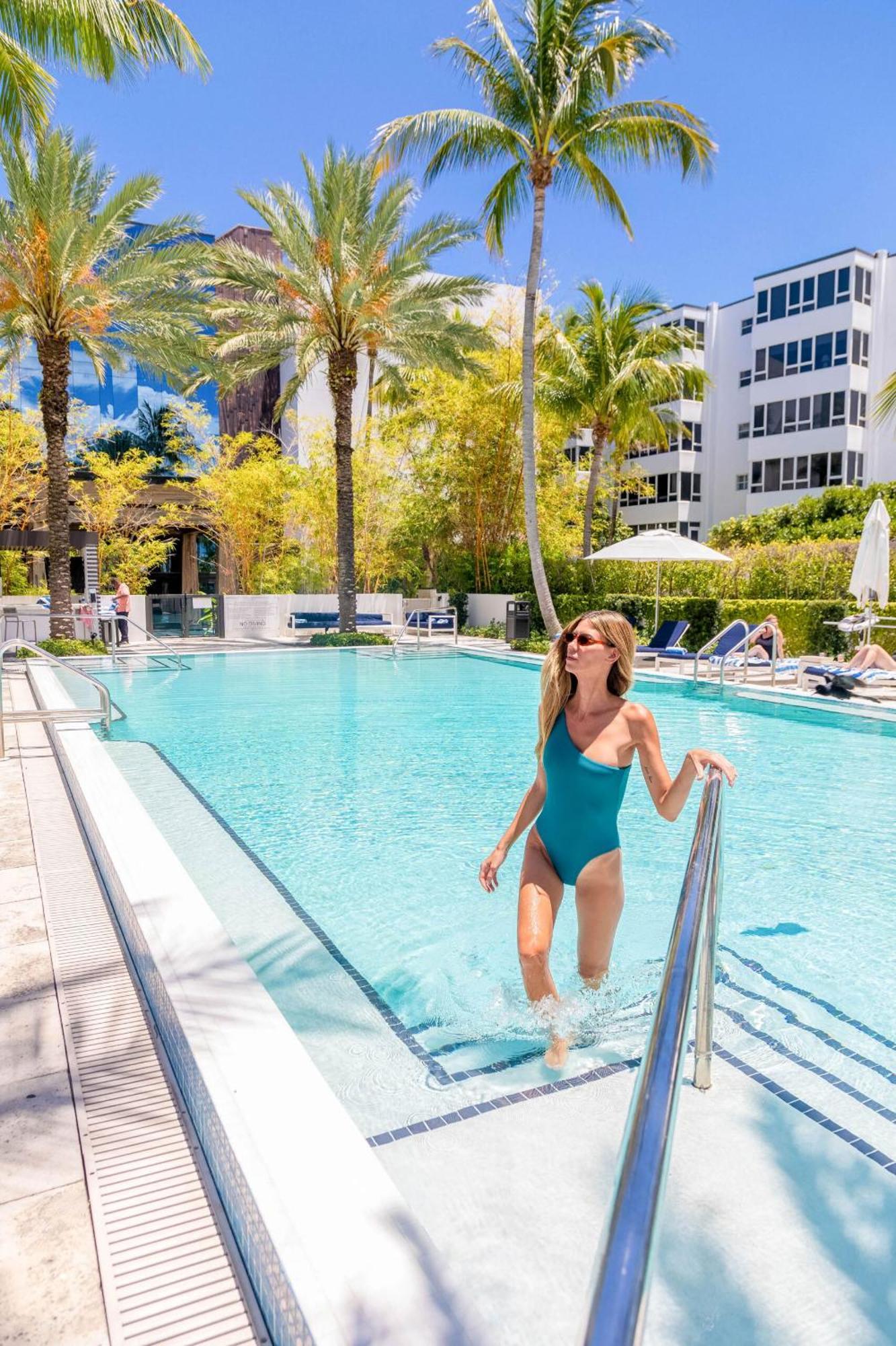 Tideline Palm Beach Ocean Resort And Spa Exterior foto