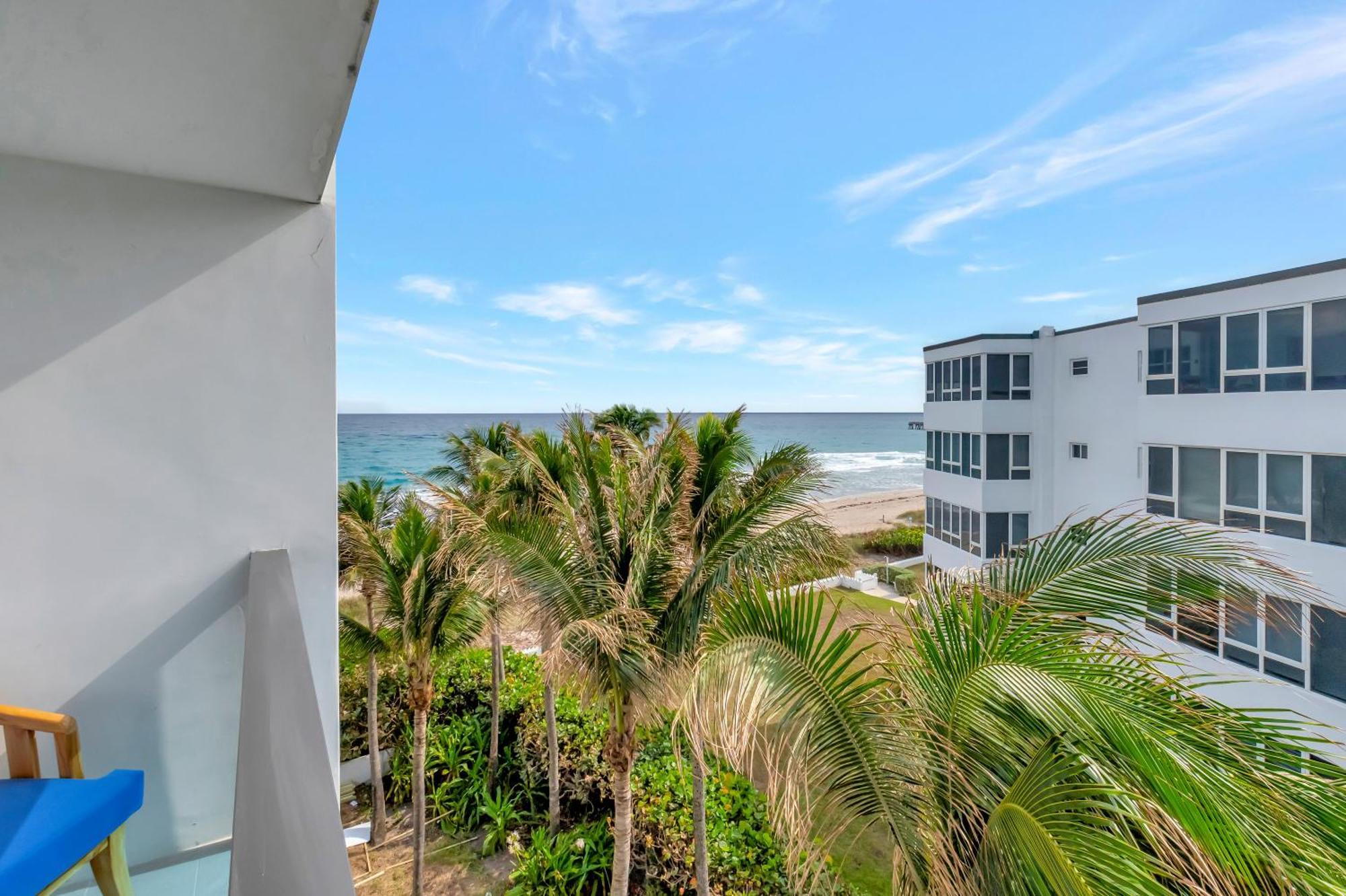 Tideline Palm Beach Ocean Resort And Spa Exterior foto