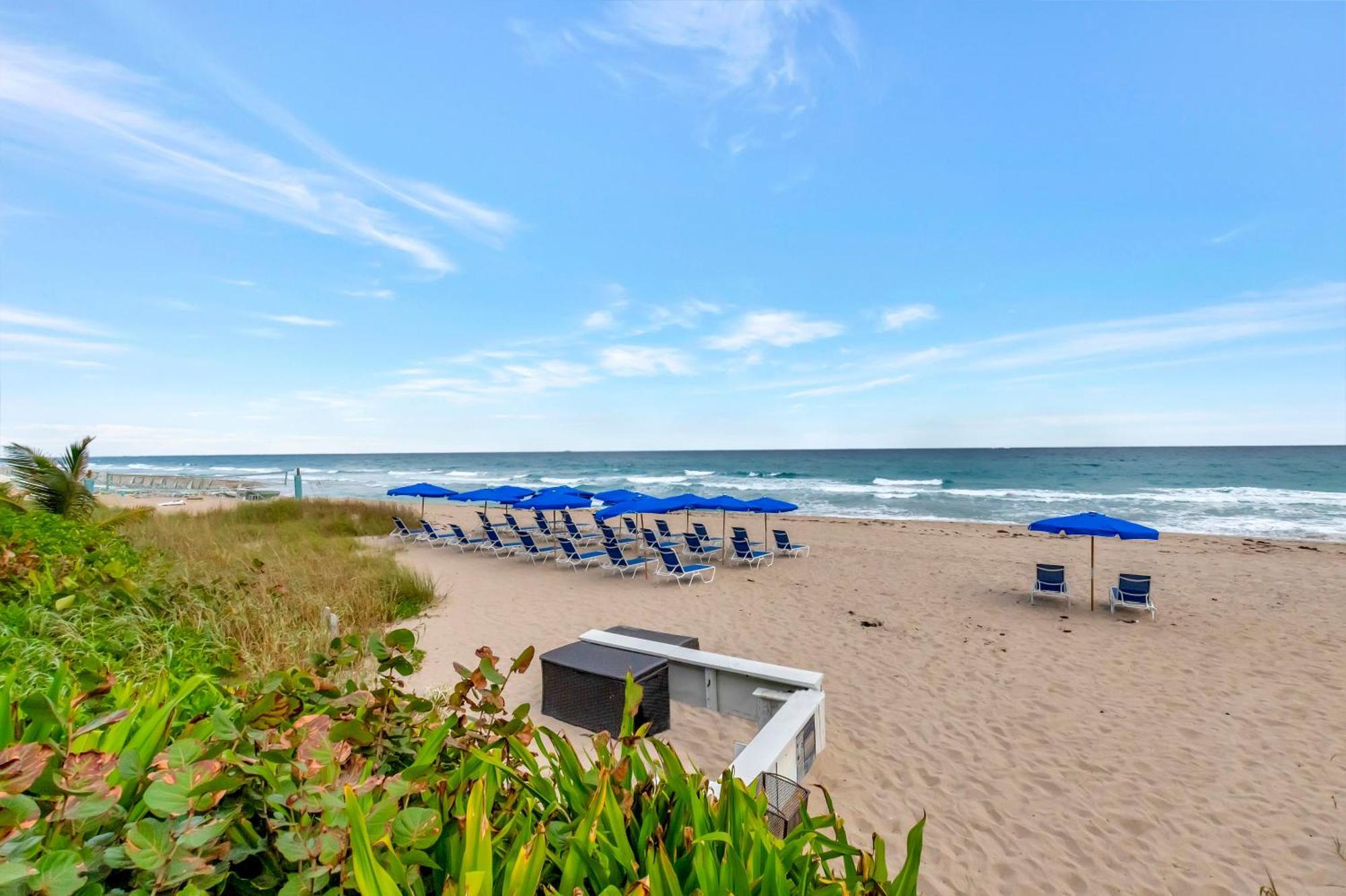 Tideline Palm Beach Ocean Resort And Spa Exterior foto